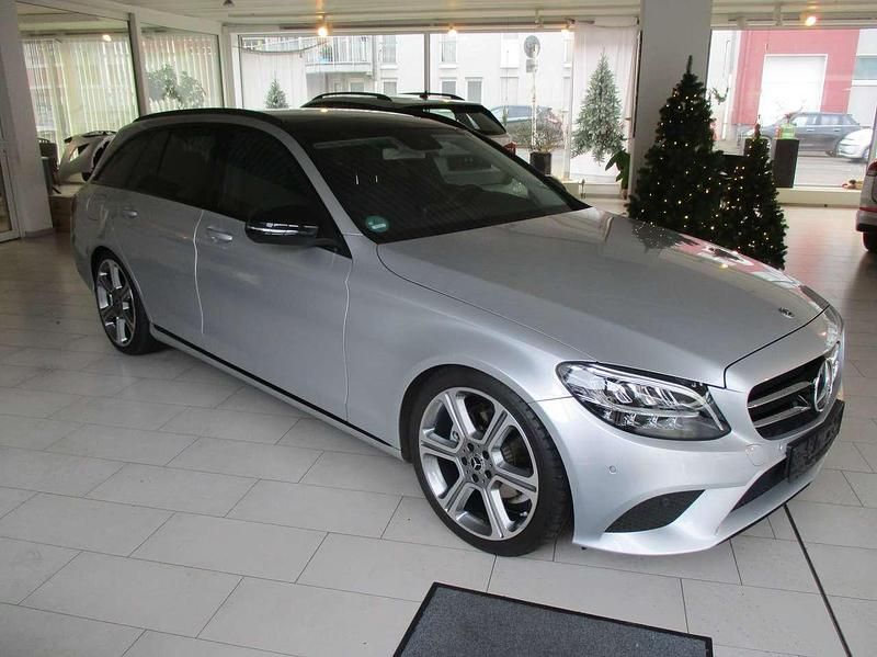 Iridiumsilber metalliclack Gebraucht 2019 Mercedes C220 Kombi | 24.990 € (Guter Preis) - Bild 1/4