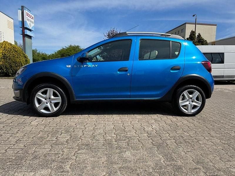 Gebraucht Dacia Sandero Prestige 90 PS (66 kW) 2013 Blau Limousine