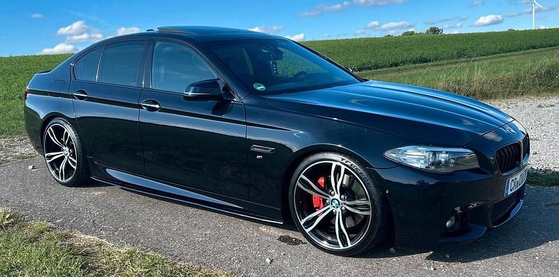Schwarz Gebraucht 2014 BMW 530 M Sport Limousine | 21.000 € - Bild 1/4