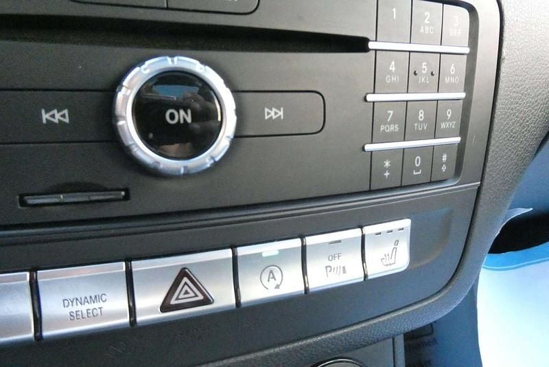 Schwarz Gebraucht 2017 Mercedes B180 Avantgarde Van / Kleinbus | 14.850 € (Guter Preis) - Bild 1/1