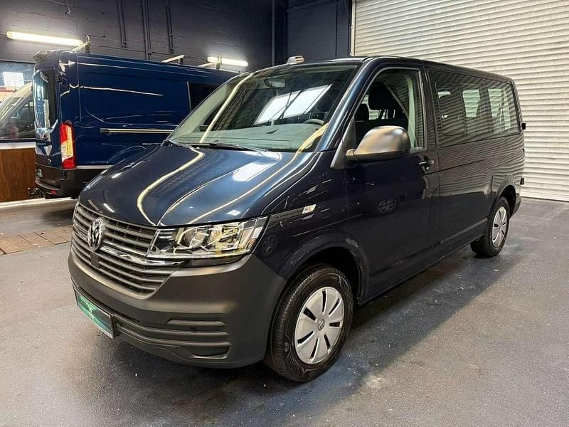 Gebraucht VW T6.1 150 PS (110 kW) 2021 Starlight blue Van