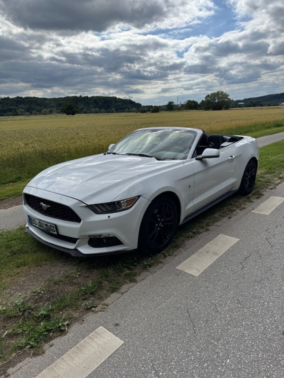 Weiß Gebraucht 2014 Ford Mustang Cabrio | 18.900 € (Etwas zu teuer) - Bild 1/4