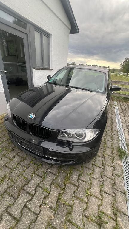 Schwarz Gebraucht 2009 BMW 116 Kleinwagen | 1.500 € (Superpreis) - Bild 1/4