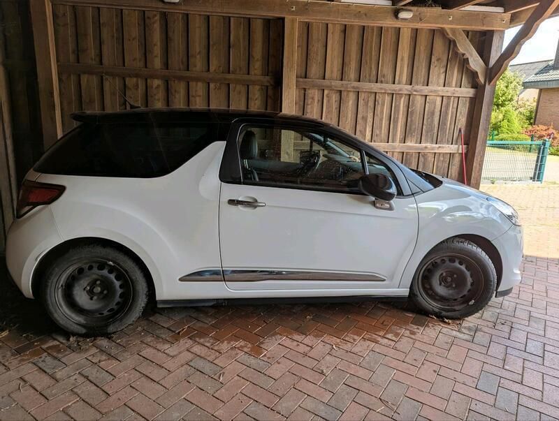 Weiß Gebraucht 2012 Citroën DS3 Kleinwagen | 8.000 € - Bild 1/3