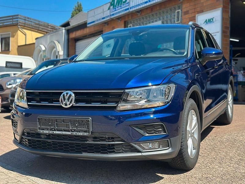 Blau Gebraucht 2020 VW Tiguan Comfortline SUV | 22.590 € (Superpreis) - Bild 1/4