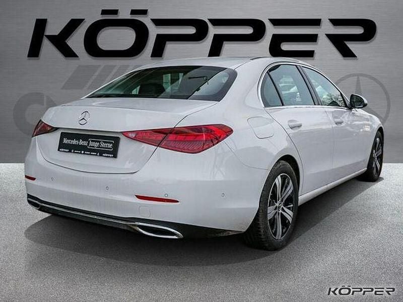 Second-hand Mercedes C180 Advanced Plus 170 CP (125 kW) 2025 Alb Berlinǎ