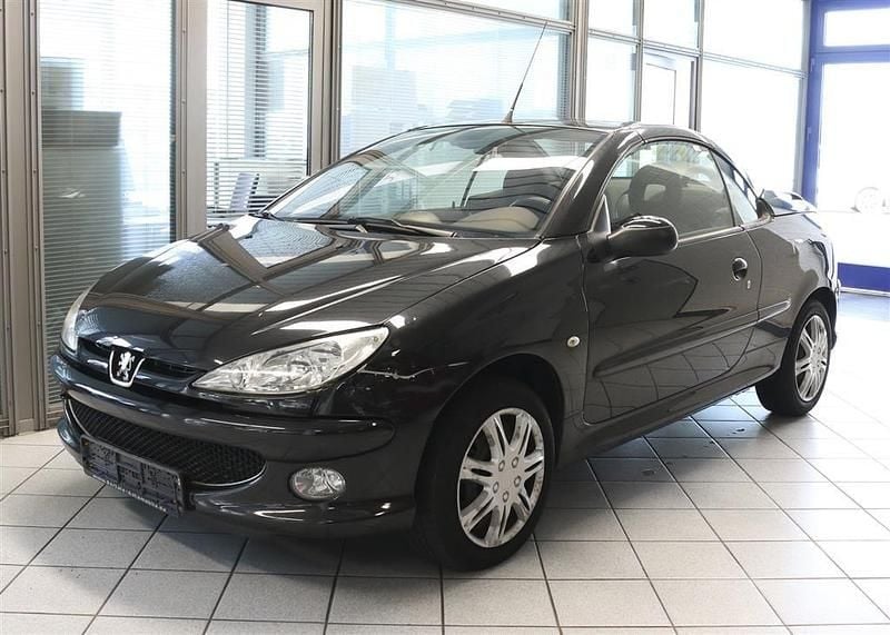 Gebraucht Peugeot 206 109 PS (80 kW) 2005 Schwarzmet. (metallic) Cabrio