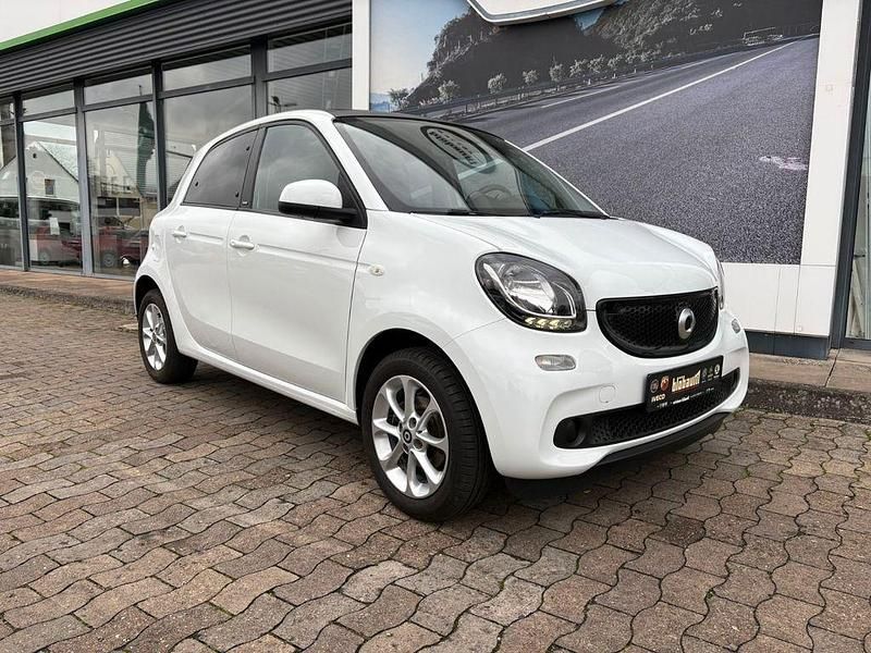 Gebraucht Smart ForFour Passion 71 PS (52 kW) 2018 Weiß Kleinwagen