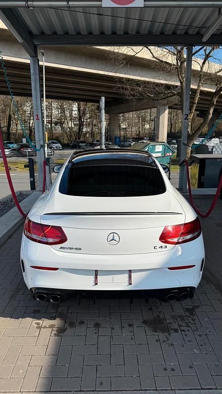 Gebraucht Mercedes C400 333 PS (244 kW) 2017 Weiß Coupé