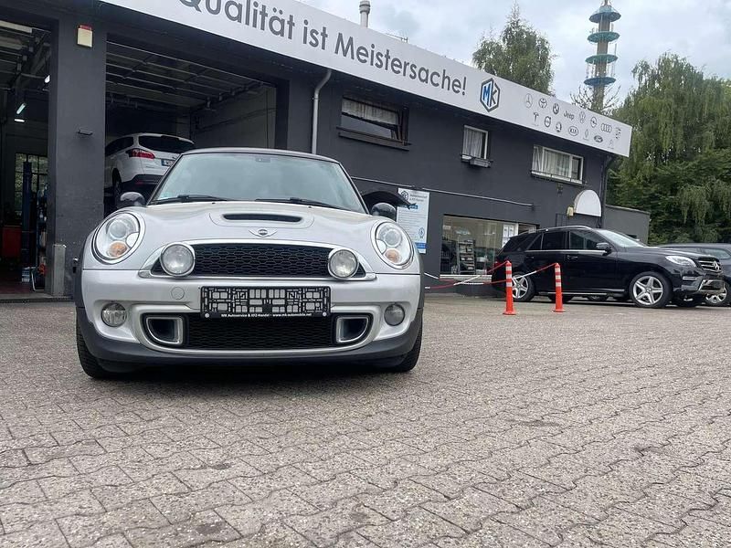 Weiss/schwarz Gebraucht 2012 Mini Cooper SD Kleinwagen | 12.200 € (Etwas zu teuer) - Bild 1/4