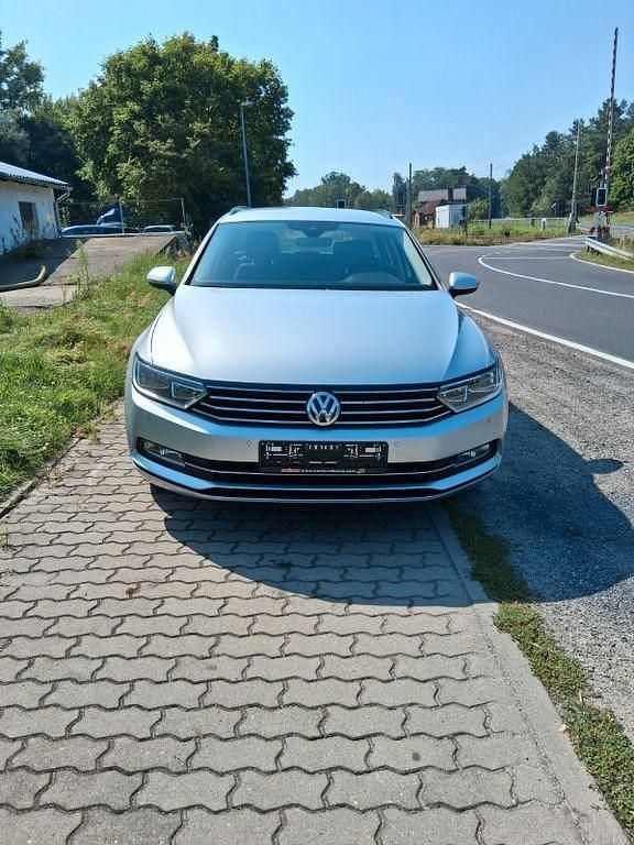 Reflexsilber Gebraucht 2017 VW Passat Comfortline Kombi | 12.000 € (Fairer Preis) - Bild 1/4