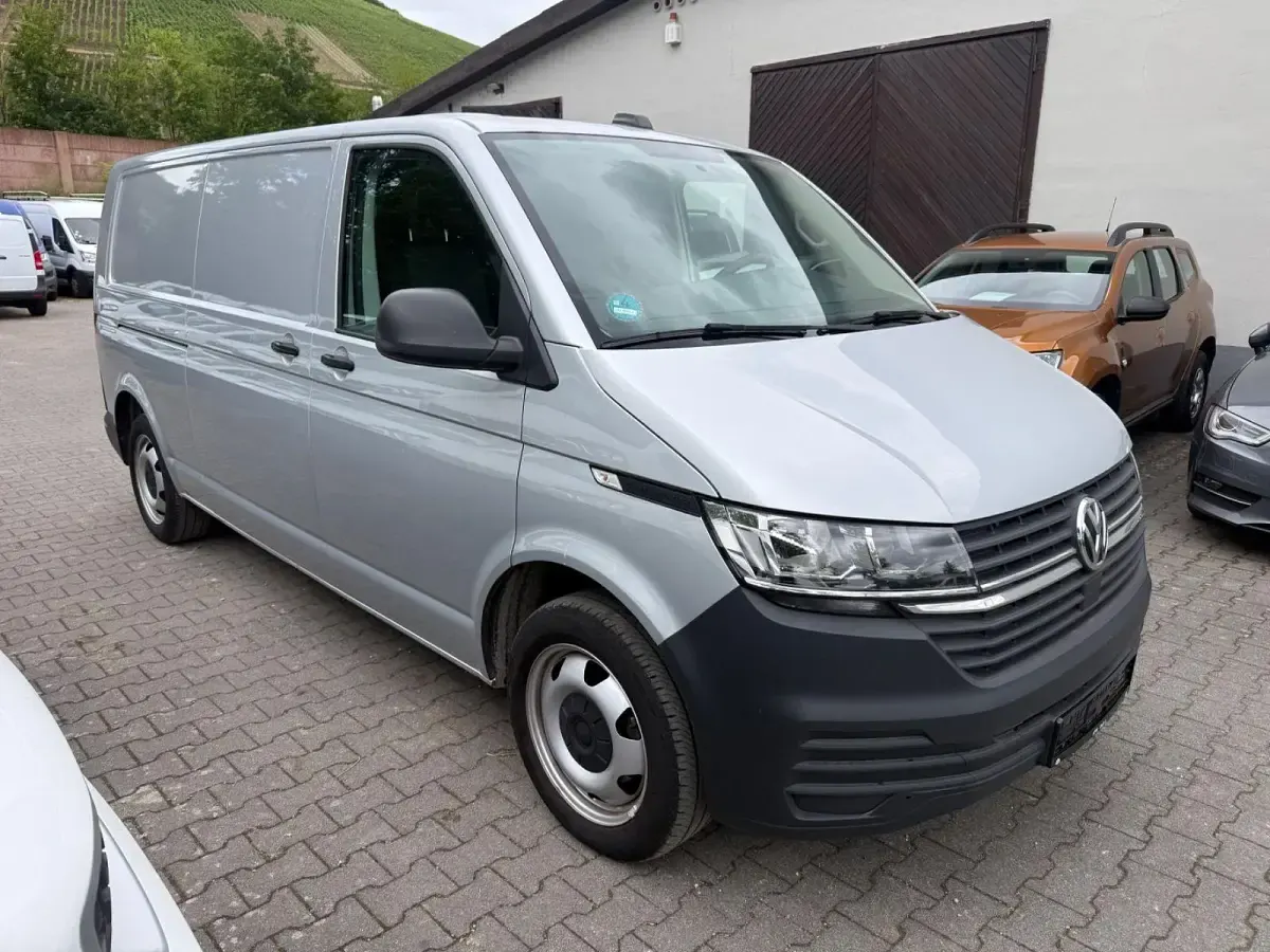 Gebraucht VW Transporter 150 PS (110 kW) 2021 Silber Van