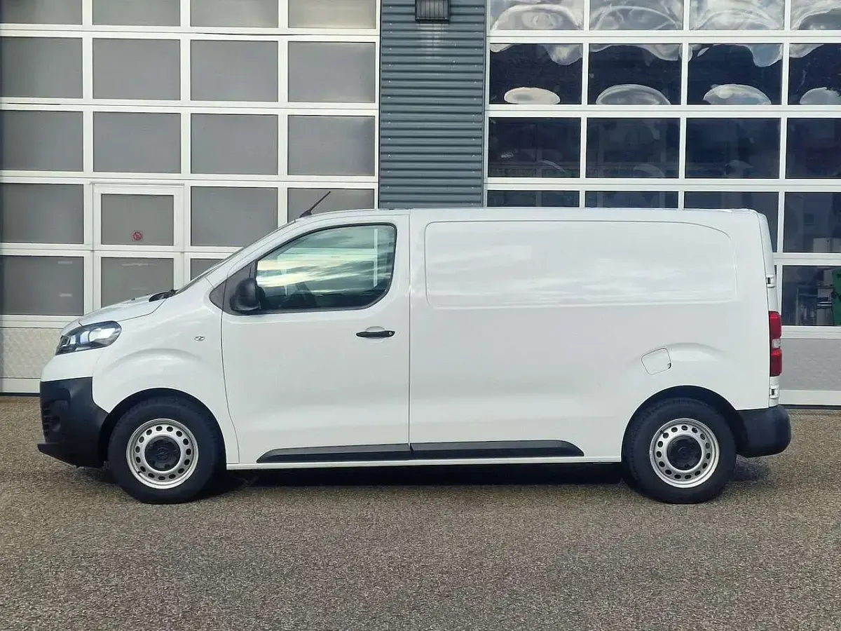 Gebraucht Opel Vivaro Edition 120 PS (88 kW) 2022 White jade Van / Kleinbus