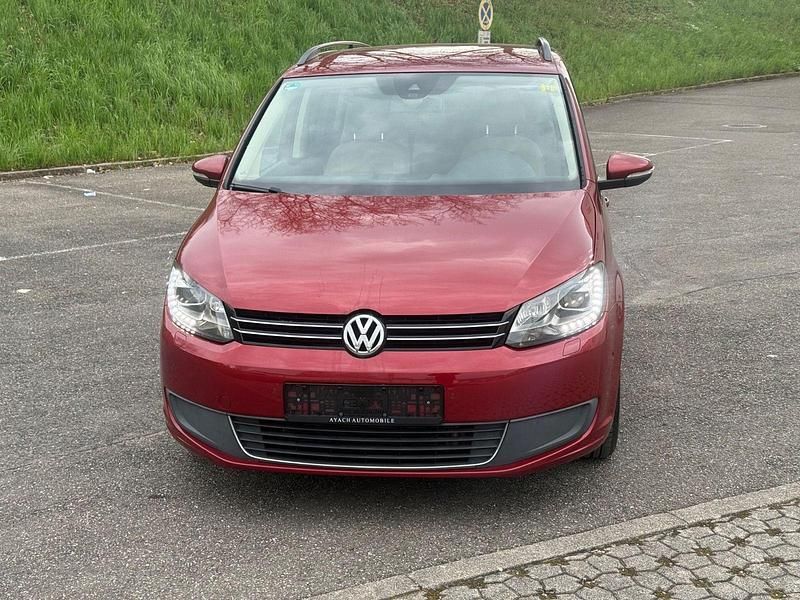 Gebraucht VW Touran Comfortline 140 PS (102 kW) 2011 Rot Van / Kleinbus