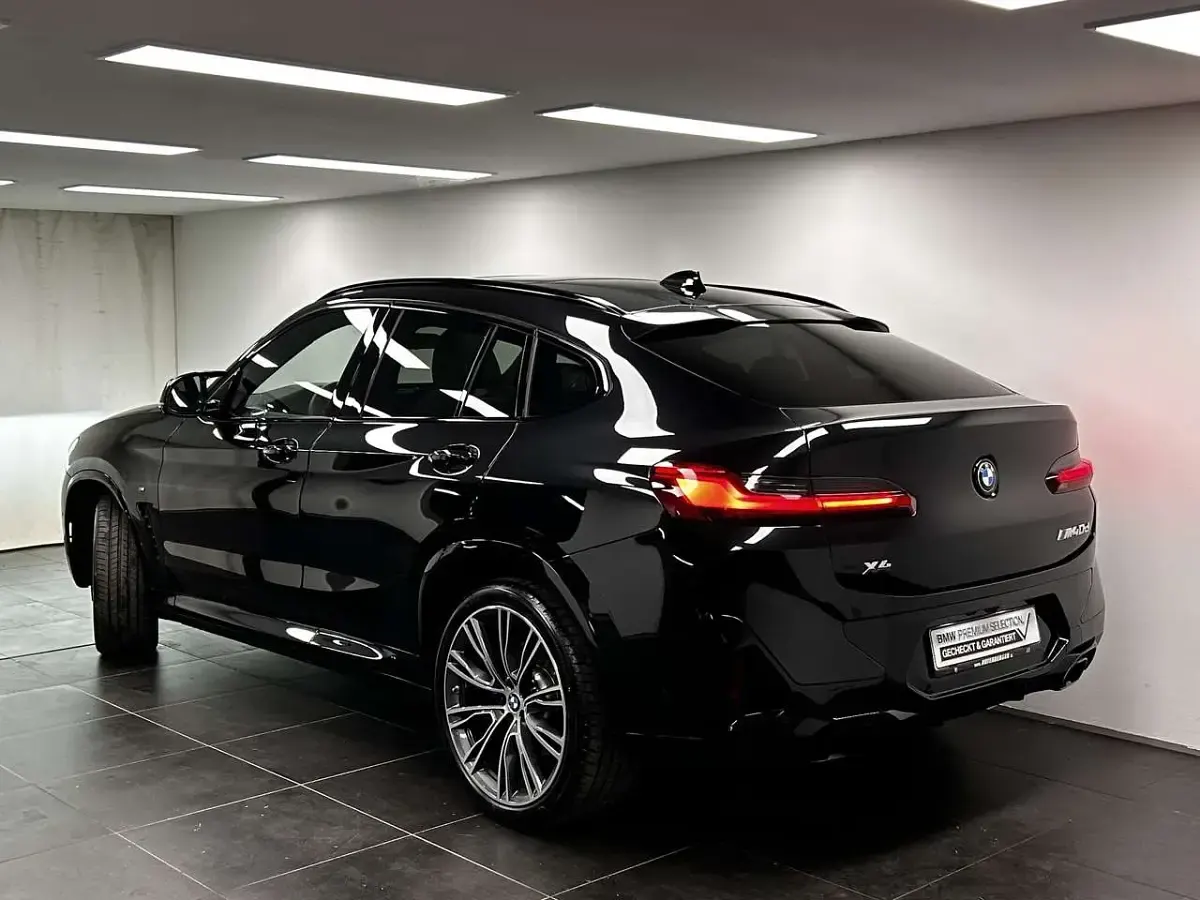 Gebraucht BMW X4 M M Sport 340 PS (250 kW) 2025 Saphirschwarz SUV