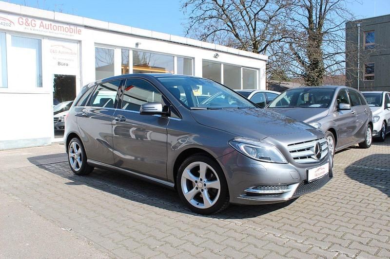 Gebraucht Mercedes B200 156 PS (114 kW) 2012 Grau Van / Kleinbus