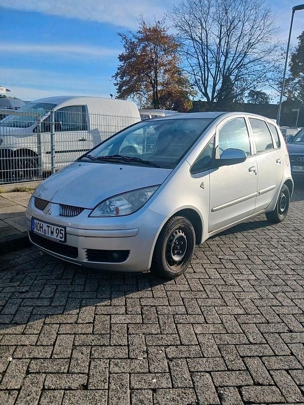 Silber Gebraucht 2006 Mitsubishi Colt Limousine | 800 € - Bild 1/4