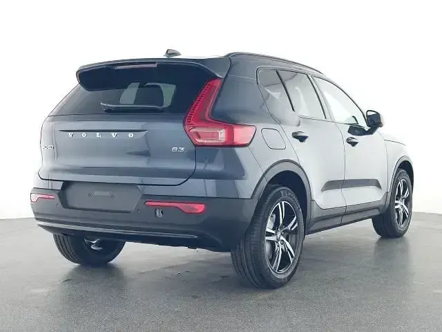 Gebraucht Volvo XC40 Plus 163 PS (119 kW) 2025 Denimblue SUV