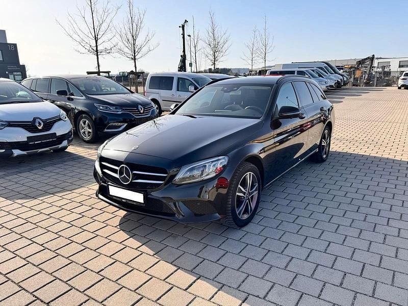 Gebraucht Mercedes C220 194 PS (142 kW) 2019 Schwarz Kombi