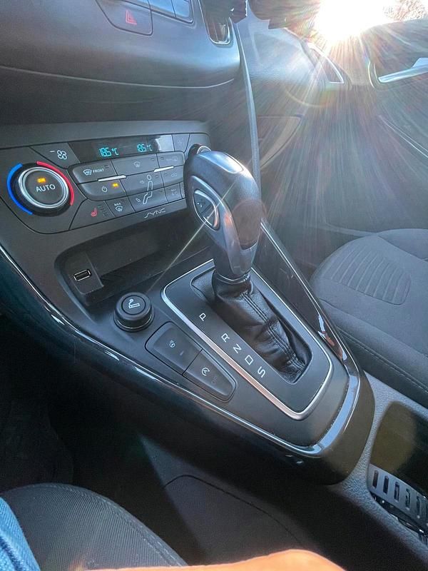 Second-hand Ford Focus 175 CP (128 kW) 2015 Argintiu Break