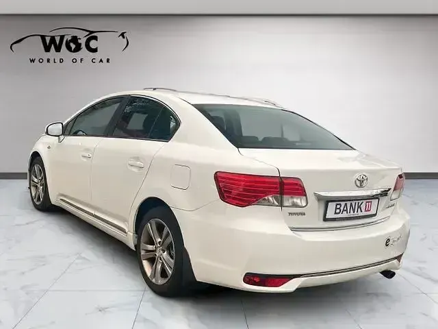 Gebraucht Toyota Avensis Executive 177 PS (130 kW) 2012 Weiß Limousine