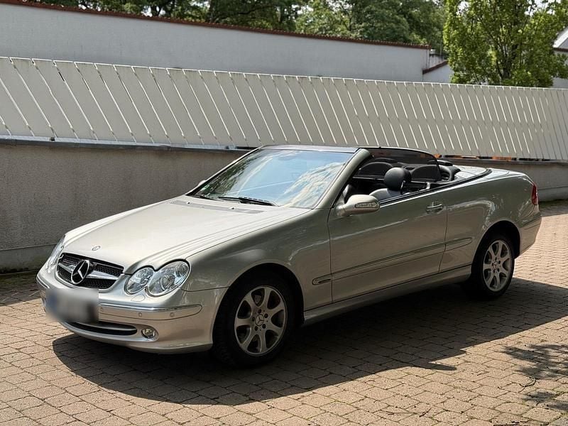 Silber Gebraucht 2005 Mercedes CLK240 Elegance Cabrio | 7.999 € (Guter Preis) - Bild 1/4