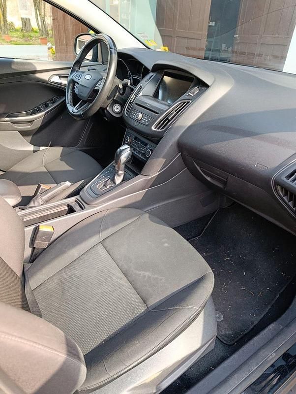 Gebraucht Ford Focus Trend 120 PS (88 kW) 2017 Schwarz Limousine