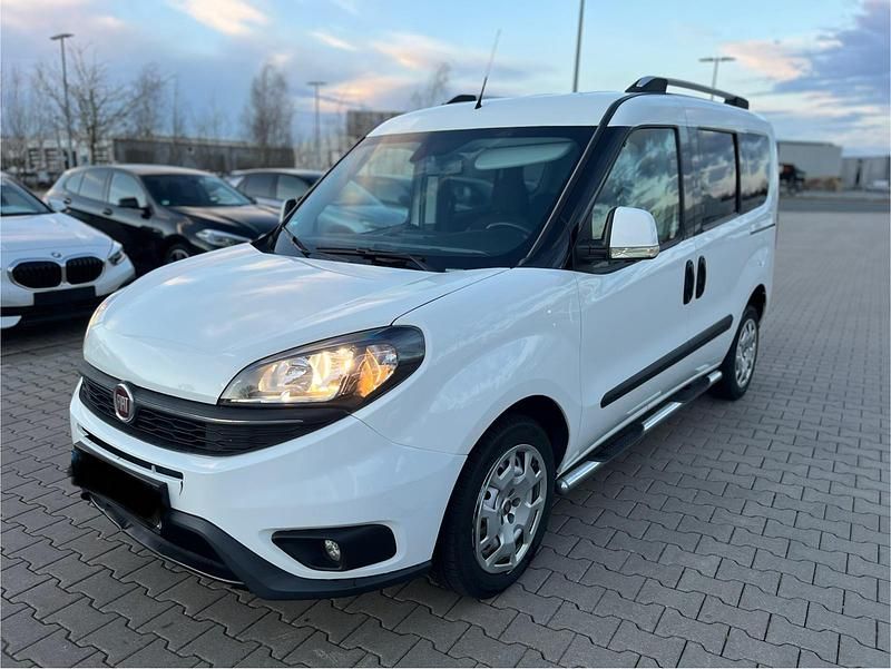 Gebraucht Fiat Doblò 120 PS (88 kW) 2019 Weiß Van / Kleinbus