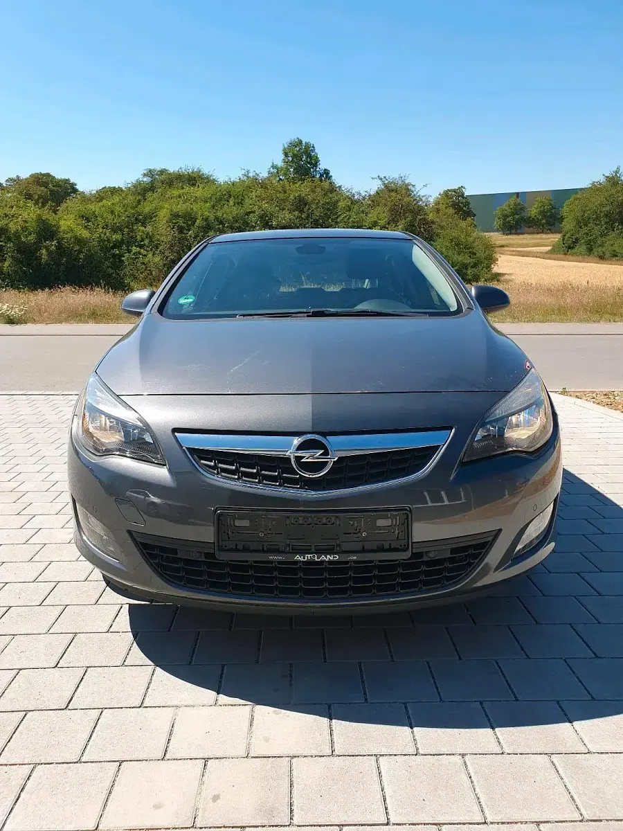 Gebraucht Opel Astra 140 PS (102 kW) 2010 Grau Kombi