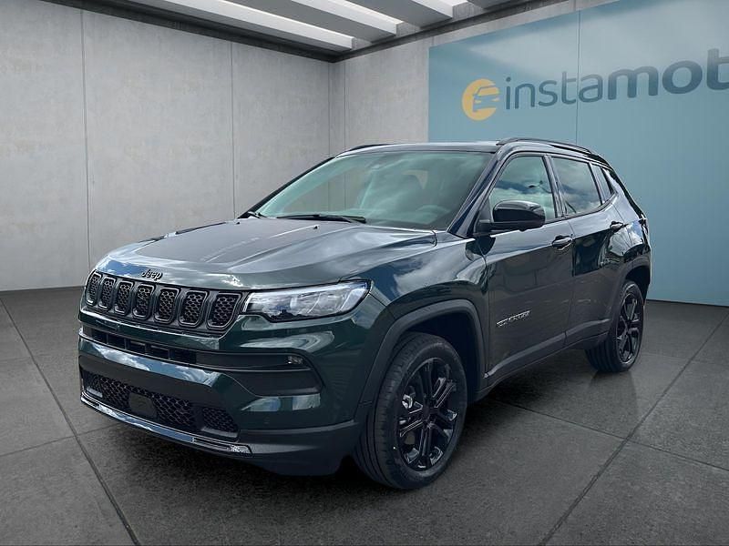 Grün Neu 2025 Jeep Compass SUV | 37.949 € (Teuer) - Bild 1/4
