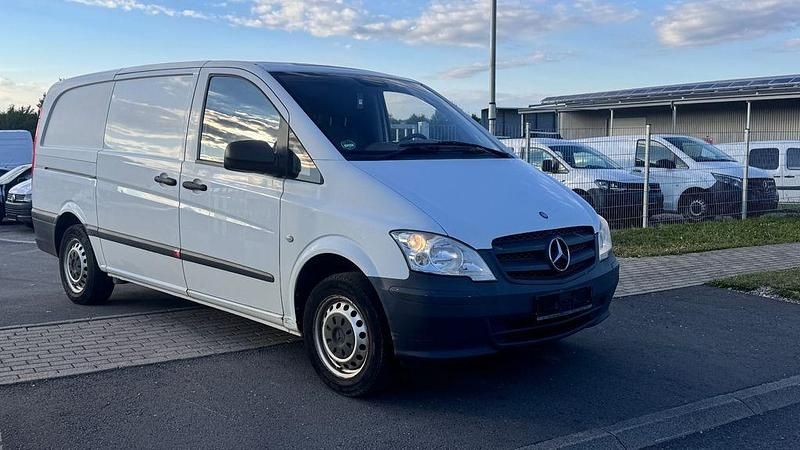 Weiß Gebraucht 2014 Mercedes Vito Van / Kleinbus | 5.595 € (Superpreis) - Bild 1/4
