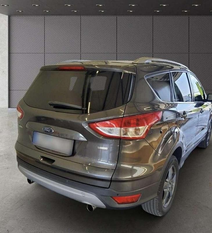 Grau Gebraucht 2016 Ford Kuga SYNC Edition SUV | 10.000 € (Superpreis) - Bild 1/4