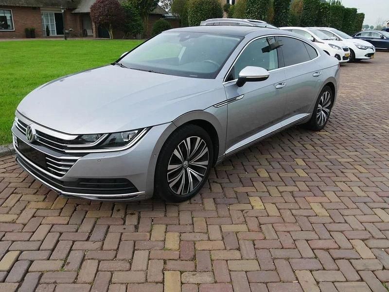 Gebraucht VW Arteon 150 PS (110 kW) 2019 Grau Limousine
