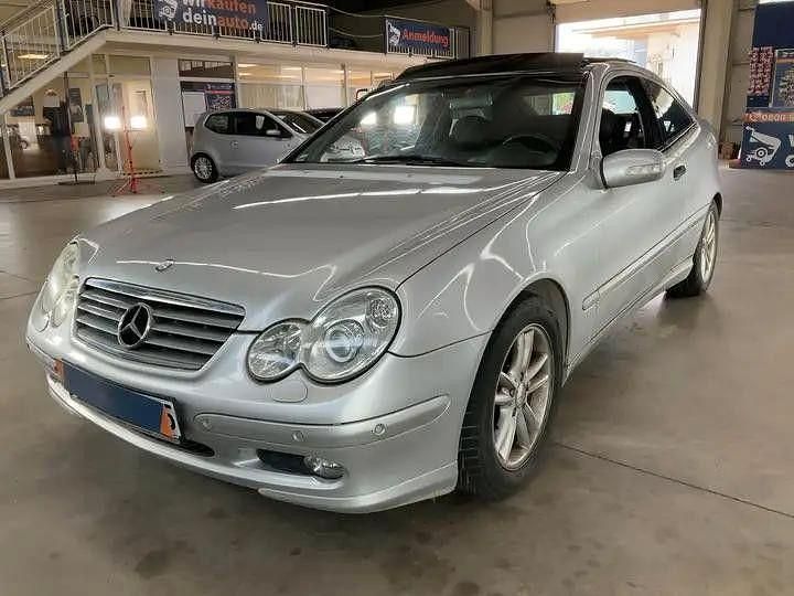 Gebraucht Mercedes C320 218 PS (160 kW) 2004 Silber Coupé