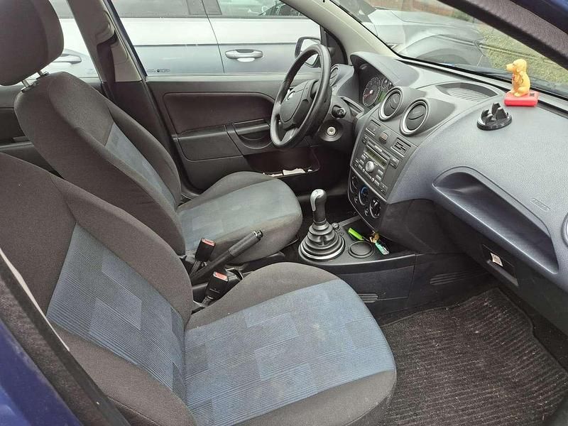 Gebraucht Ford Fiesta 80 PS (58 kW) 2008 Blau Kleinwagen