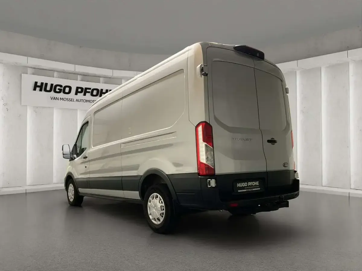 Gebraucht Ford Transit Trend 105 PS (77 kW) 2023 Moondust silver metallic Limousine