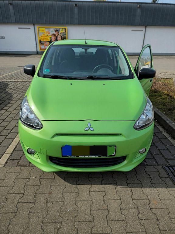 Gebraucht Mitsubishi Space Star 71 PS (52 kW) 2013 Grün Van / Kleinbus