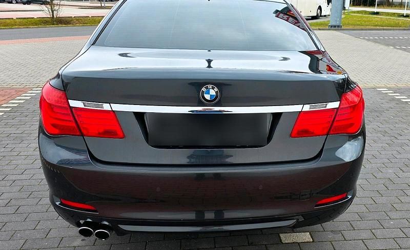 Gebraucht BMW 730 245 PS (180 kW) 2009 Grau Limousine