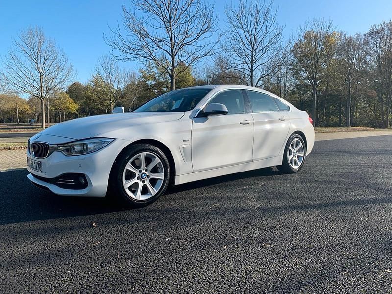 Weiß Gebraucht 2016 BMW 420 Luxury Line Coupé | 22.999 € (Etwas zu teuer) - Bild 1/4
