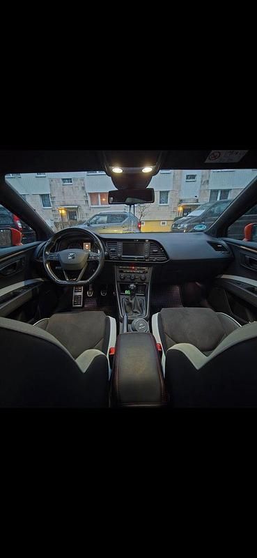 Second-hand Seat Leon CUPRA 280 CP (205 kW) 2015 Gri Berlinǎ