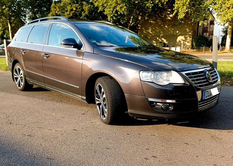 Braun Gebraucht 2009 VW Passat Comfortline Kombi | 3.970 € (Etwas zu teuer) - Bild 1/4