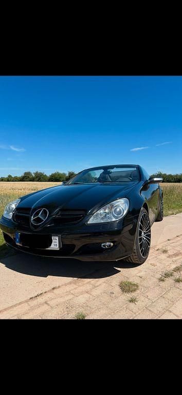 Schwarz Gebraucht 2007 Mercedes SLK200 Cabrio | 10.600 € (Fairer Preis) - Bild 1/4