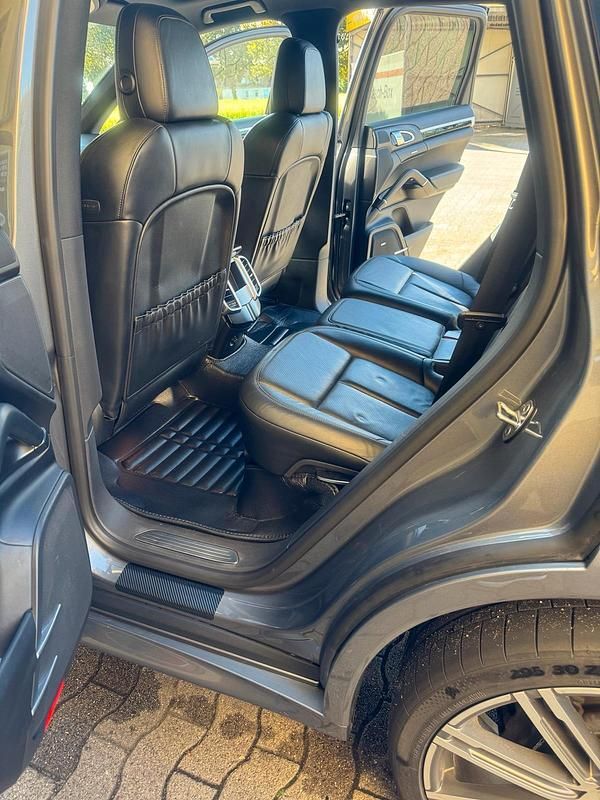 Gebraucht Porsche Cayenne 245 PS (180 kW) 2013 Andere farben SUV