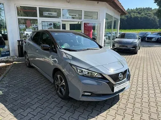 Gebraucht Nissan Leaf 360º 160 kW (218 PS) 2021 Grau Kleinwagen