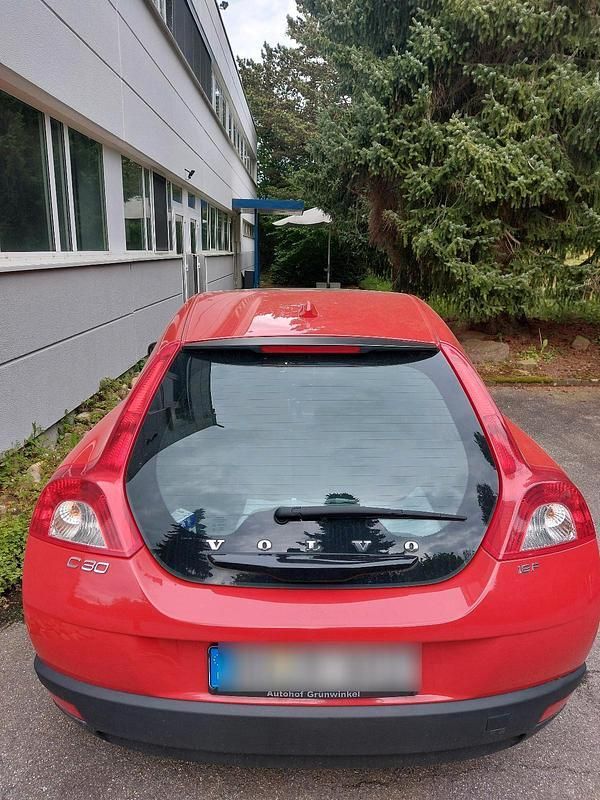 Rot Gebraucht 2008 Volvo C30 Kleinwagen | 3.750 € (Fairer Preis) - Bild 1/4