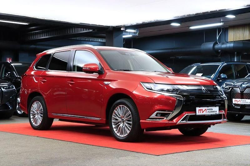 Rot Gebraucht 2019 Mitsubishi Outlander P-HEV Plus SUV | 19.995 € (Fairer Preis) - Bild 1/4