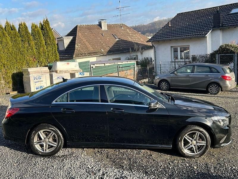 Gebraucht Mercedes CLA180 109 PS (80 kW) 2017 Schwarz Limousine