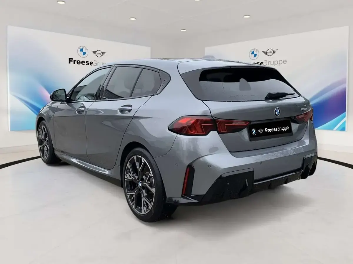 Gebraucht BMW 120 Performance 163 PS (119 kW) 2025 Silber Kleinwagen