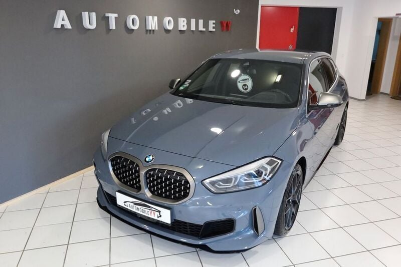 Grau Gebraucht 2022 BMW M135 Comfort Edition Kleinwagen | 32.500 € (Superpreis) - Bild 1/4