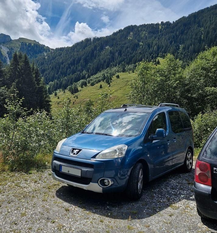 Blau Gebraucht 2010 Peugeot Partner Tepee Family Van / Kleinbus | 2.400 € (Fairer Preis) - Bild 1/1